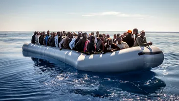 Vas cu refugiaţi, naufragiat: 12 morţi, dintre care 10 copii