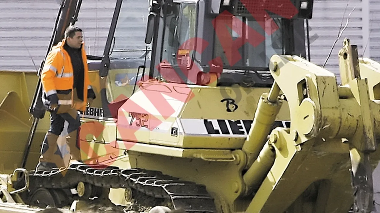 Costelus Casuneanu a facut show cu buldozerul