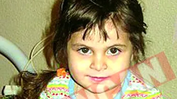 O fetita de trei ani a fost crescuta de caini