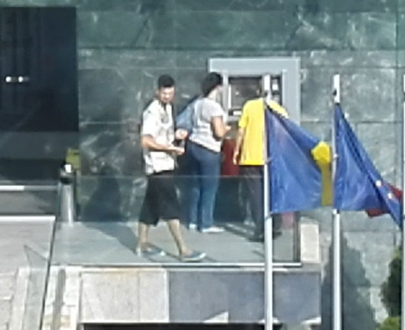 Tudor Chirilă a făcut ”blat” cu o angajată, pentru a scoate o sumă de bani de la bancomat!