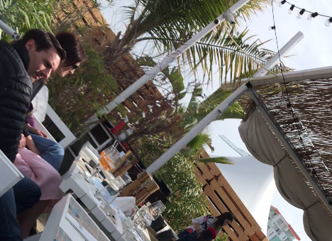 Cei doi soți au băut câte un cocktail