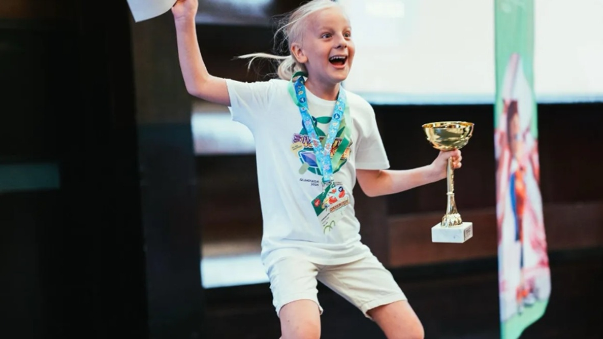 Câți bani a primit olimpicul la matematică din Caracal. A fost premiat alături de profesoara sa