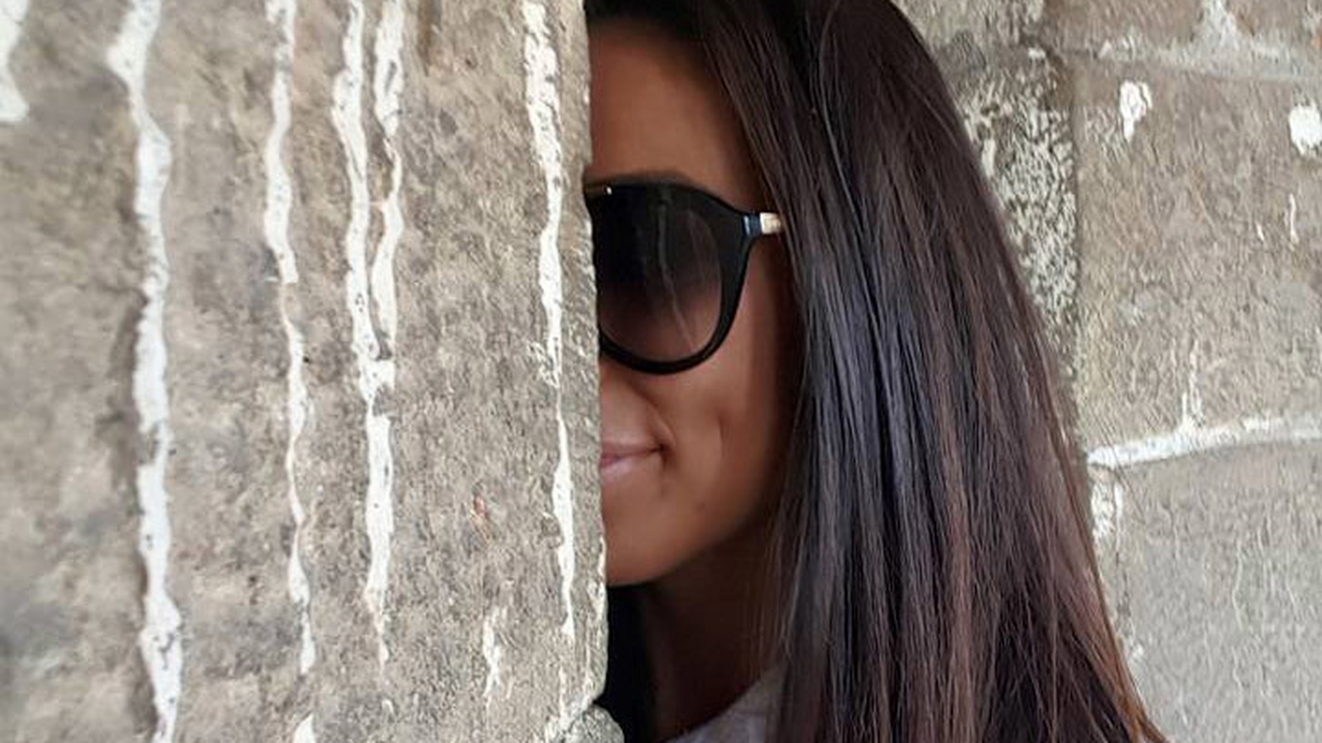 Roxana Vancea şi o blondă, atingeri senzuale la duş. Cine a intrat peste ele!