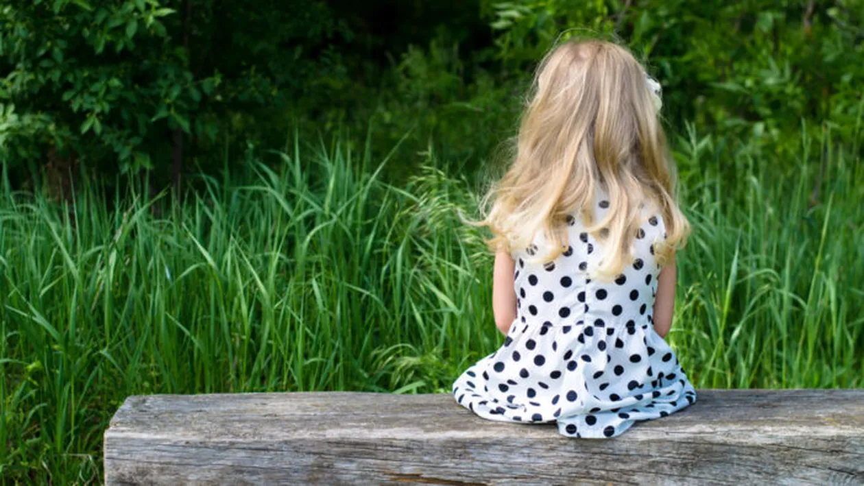 Un tânăr de 28 de ani, acuzat că a violat o minoră într-un parc