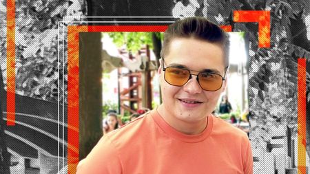 E celebru, și-a umplut conturile, dar le are și el pe ale lui. Selly: “Multă lume râde de mine”