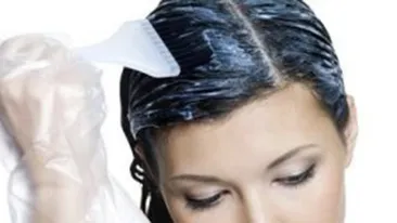 Dumnezeule, în ce hal poate să arate! A păţit asta după ce s-a vopsit blondă: E ca un monstru. Pielea a ars până la os