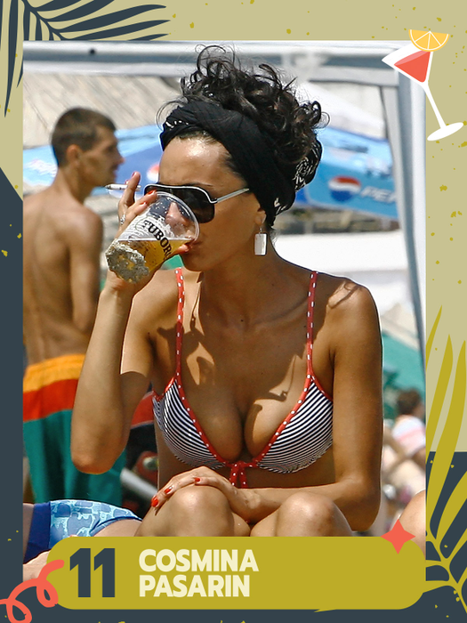 TOP 50 de vedete care ridică paharul în cinstea voastră, în costume de baie! Anna Lesko, Gina Pistol, Delia, Daniela Crudu… Cu cine ciocniți?