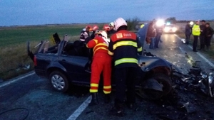 Soţia preotului mort în cumplitul accident nu ştie totul! Medicii nu au avut curajul să-i spună...