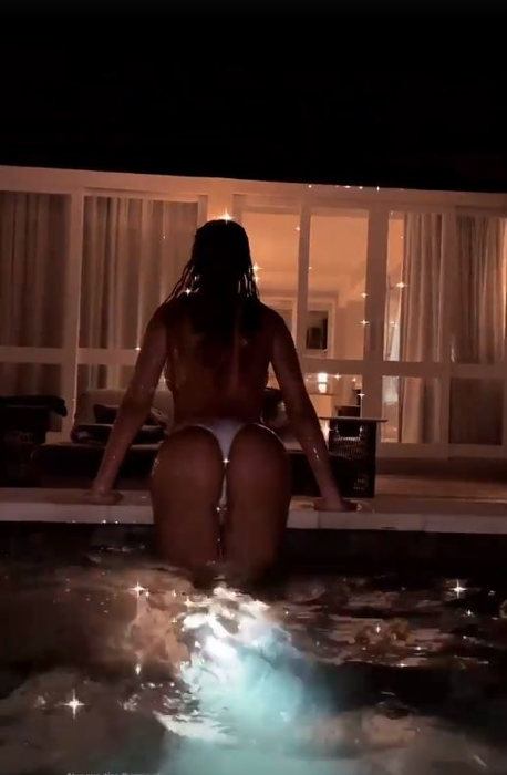 Bianca Drăgușanu, filmată topless într-o piscină din Maldive. Scenele HOT ar fi fost imortalizate chiar de Gabi Bădălău: “Dragostea mea” | VIDEO