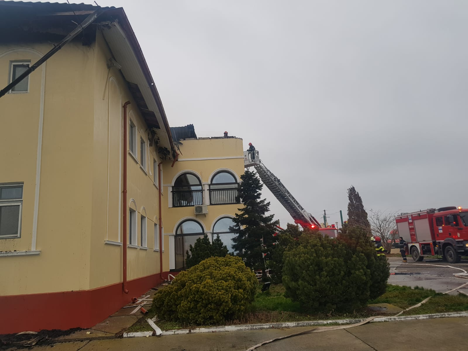 Incendiu la ferma din Rotunda a deputatului Dan Ciocan. FOTO&VIDEO