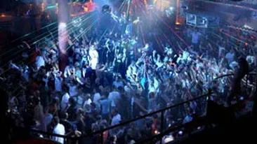 Si tu poti fi o victima! DROGUL VIOLULUI face ravagii in tot mai multe cluburi si nu poate fi depistat. Stupefiantul este incolor, inodor si insipid