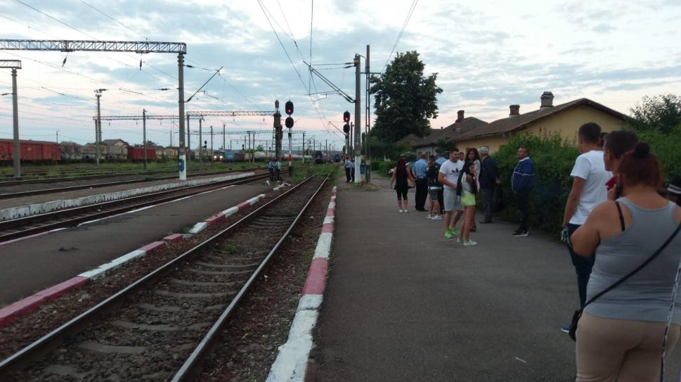 Sfârșit tragic. Un român a murit după ce a sărit dintr-un tren. Bărbatul plecase în direcția greșită