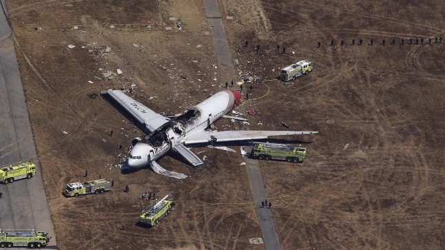 Cel puțin 85 de persoane au fost rănite în urma prăbușirii unui avion de pasageri