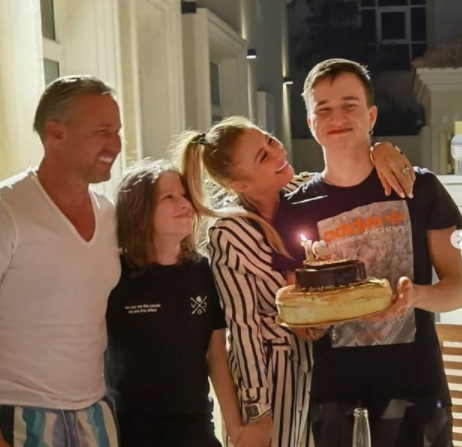Ce relație are Laurențiu Reghecampf cu fiul cel mic, Bebeto. Cum s-au fotografiat cei doi, după divorțul tehnicianului de Anamaria Prodan