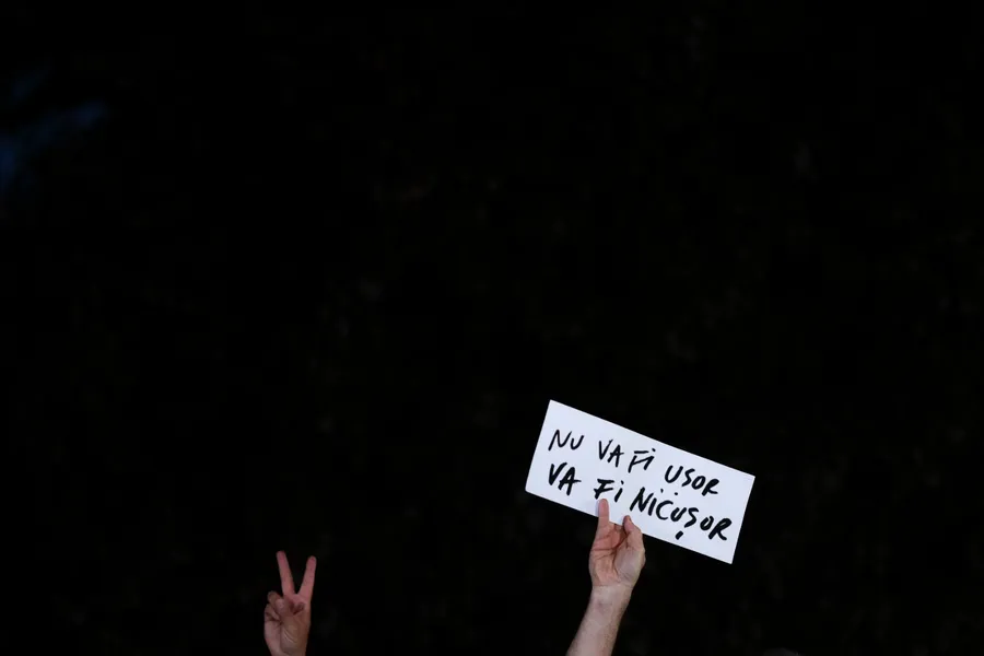 Mesajul viral al nopții pentru Nicușor Dan. sursa foto: Inquam Photos / Octav Ganea