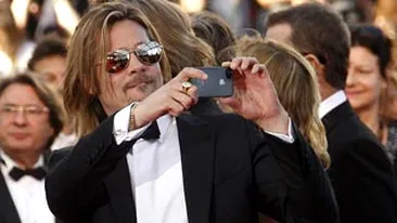 Brad Pitt, imbratisari pasionale la Cannes, dar nu cu Angelina