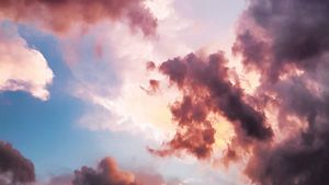 ANM e emis prognoza meteo pentru următoarele două săptămâni. Cum va fi vremea de Paște