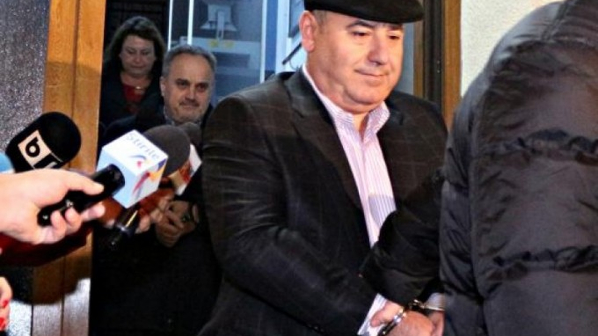 Ce face milionarul Cocoş în celula de la Jilava. Are trei colegi de cameră şi…