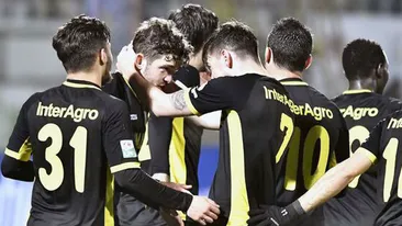 EXCLUSIV. E mega-scandal în vestiar din cauza unui fotbalist de ”naţională”. Patronul milionar a abandonat campioana Ligii I: ”Salariile sunt neplătite, iar antrenorul…”