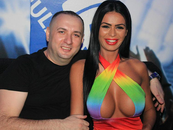 Renata se transformă pe zi ce trece! Şi-a mărit buzele! Cum arată acum