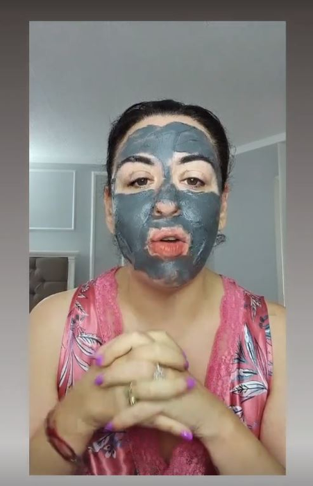 Oana Roman, dependentă de măștile de față. S-a filmat în momentul ritualului de frumusețe: “O să vedeți cea mai tare fază din lume” | FOTO