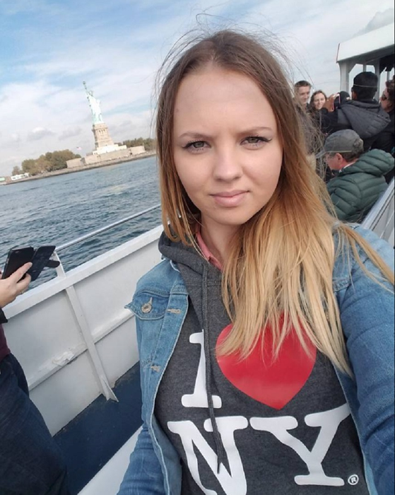 Simţi că ţi se sfâşie inima! Gestul emoţionant făcut de iubitul Cătălinei în locul în care studenta a căzut în ghearele morţii