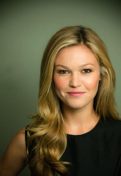 Julia Stiles e însărcinată