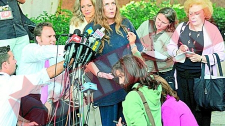 Sustine ca Michael s-a sinucis pentru ea