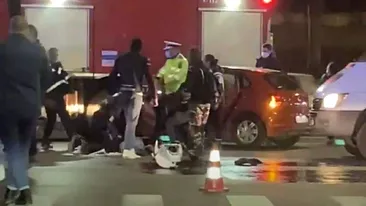 Accident grav în Piața Constituției, din Capitală! Un motociclist a intrat în plin într-un autoturism