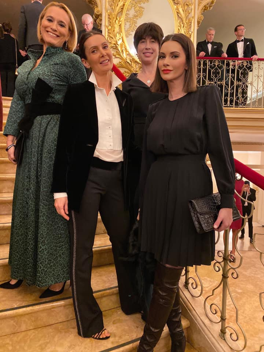 Andreea Berecleanu a pozat goală în cadă. Imaginea cu prezentatoarea Observatorului, pusă sub lupă de cârcotași