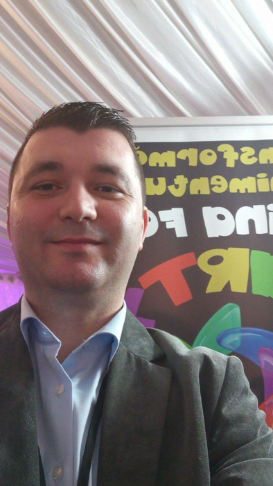 Sergiu a renunțat la afacerile clasice pentru vânzările piramidale