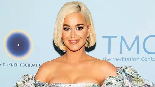 Katy Perry a născut! Cântăreața a devenit mămică și este în culmea fericirii. Priam imagine cu micuța Daisy