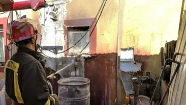 Incendiu într-o comună din Prahova. Au dat foc la casă, încercând să facă țuică artizanal