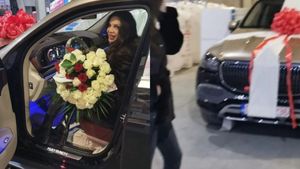 Cristina Spătar, răsfățată de soț de Ziua Îndrăgostiților! A primit un Maybach de peste 250.000 de euro