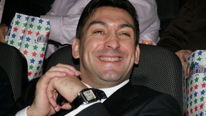 CUPLU BOMBA! Fiul cel mic al lui Ilie Dumitrescu se insoara cu una dintre cele mai sexy cantarete din Romania!