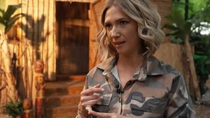 Ce părere are Adela Popescu despre femeile care alăptează în public: „Copilului îi este foame şi trebuie să mănânce”