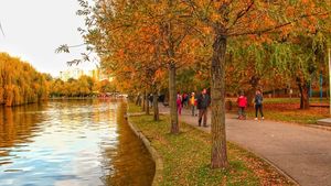 Șefa meteorologilor ANM a actualizat prognoza pentru luna octombrie. Ce ne așteaptă, de fapt. „Ecart termic”