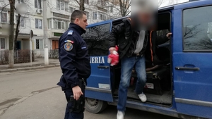 Gest șocant al unui gălățean. Totul s-a petrecut într-un tramvai, iar jandarmii l-au amendat cu 1000 de lei