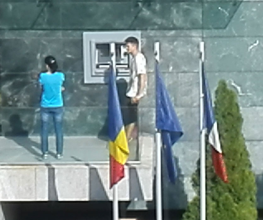 Tudor Chirilă a făcut ”blat” cu o angajată, pentru a scoate o sumă de bani de la bancomat!