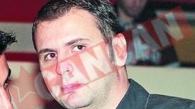 Si-a lasat iubitul acasa si a plecat sa se distreze