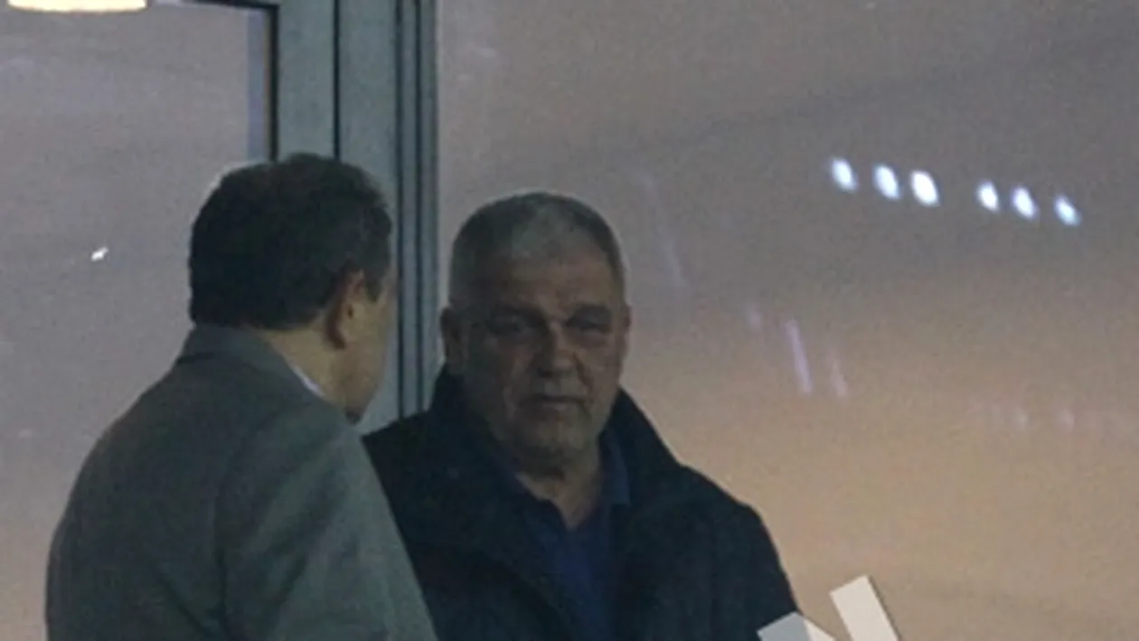 Ce nu s-a vazut la televizor la meciul Steaua – Molde? Vedetele au avut meciul lor in tribune! Vezi cum au trait fiecare clipa Radu Valcan, Hagi si Ilie Nastase!