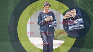 Mesajul vedetei de la ”Neatza cu Răzvan și Dani”, în trei cuvinte!  Vrei să fii iubitul Ramonei Olaru? Citește ce scrie pe poșeta ei!