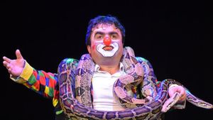 La o zi după ce ,,piticul Colorado‘’ a fost înmormântat s-a ţinut spectacolul de circ! Ce scria pe afişul show-ului a lăsat pe toată lumea cu gura căscată