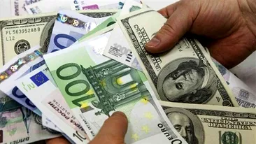 Euro scade faţă de leu la începutul anului, dolarul creşte puternic! Dolarul ar putea depăşi moneda europeană în 2017