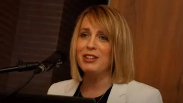 Prezentatoarea TV Lisa Shaw a murit, după ce s-a vaccinat cu serul de la AstraZeneca. Ce scrie în raportul medicilor legiști