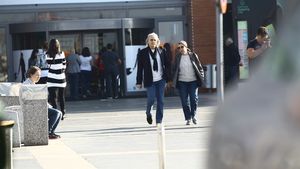 Mihai Constantinescu a revenit la una dintre cele mai mari iubiri. Vezi ce a facut artistul cu femeia, la mall