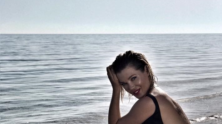 Gina Pistol, prima apariţie publică la un eveniment, după ce s-a aflat că se iubeşte cu Smiley! A petrecut seara în compania lui