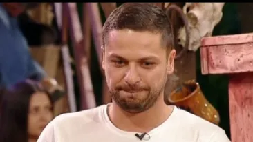 Au trecut doi ani de când şi-a tăiat mâna cu toporul la ”Ferma vedetelor”! Augustin Viziru: ”Nu-mi simt degetele nici acum, iar medicii cred că…”