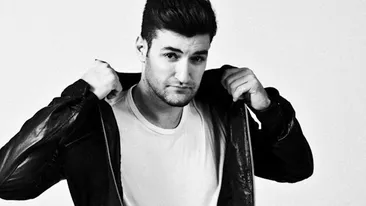 Esti dragut si somnoros Uite cum arata Smiley proaspat trezit din somn! Ipostaza in care nu l-ai mai vazut niciodata