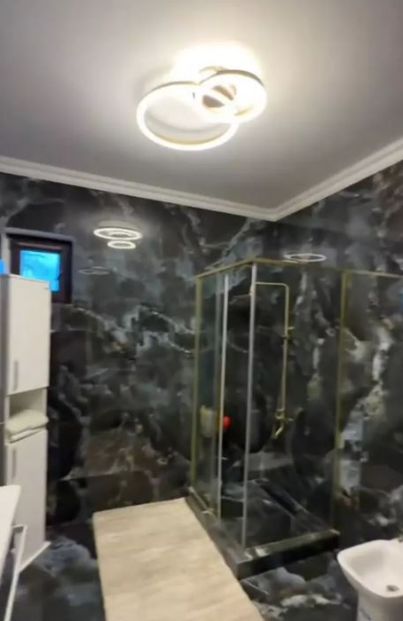 Cum arată palatul lui Tzancă Uraganu’ de la Ploiești. Are 2 etaje și 600 de metri pătrați!